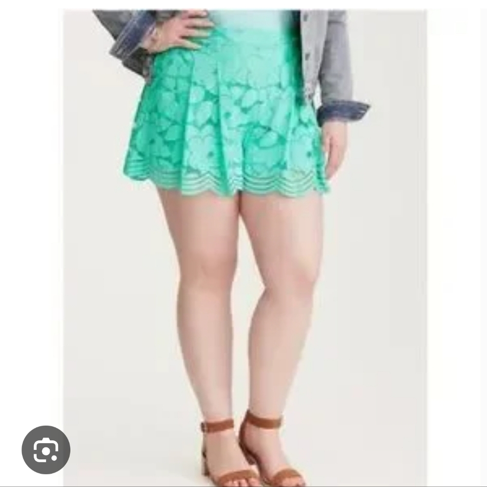 Torrid 2x Floral Lace Shorts